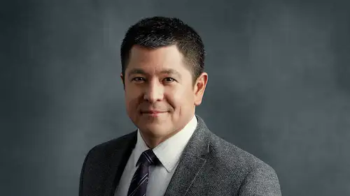 Carl Quintanilla CNBC Wife, Age, Parents, Height, Salary, Net Worth
