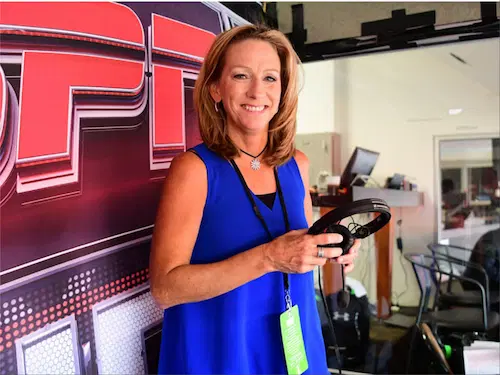 What is Elizabeth Mowins’ Salary at ESPN? Age, Net Worth